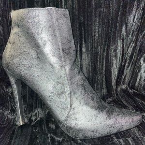 SHOEDAZZLE NYKIA PEWTER PLATFORM BOOTIE 9 1/2